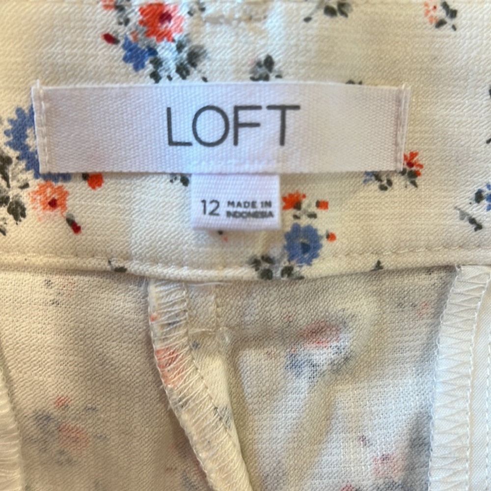 LOFT Floral Riviera Short - Picture 4 of 4